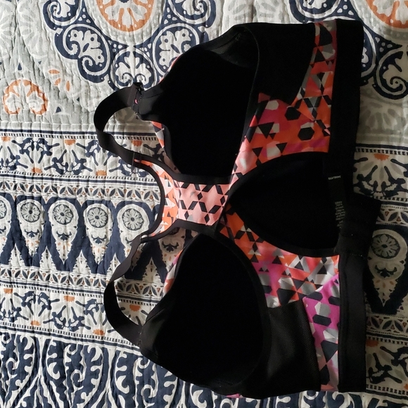*SOLD* VICTORIAS SECRET~ VICTORIA SPORT Sports Bras! - Picture 3 of 4